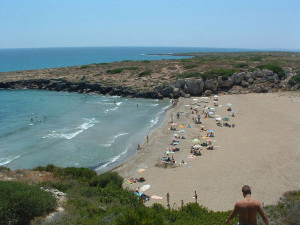 La Spiaggia Di Calamosche Si Trova Tra I Resti Archeologici